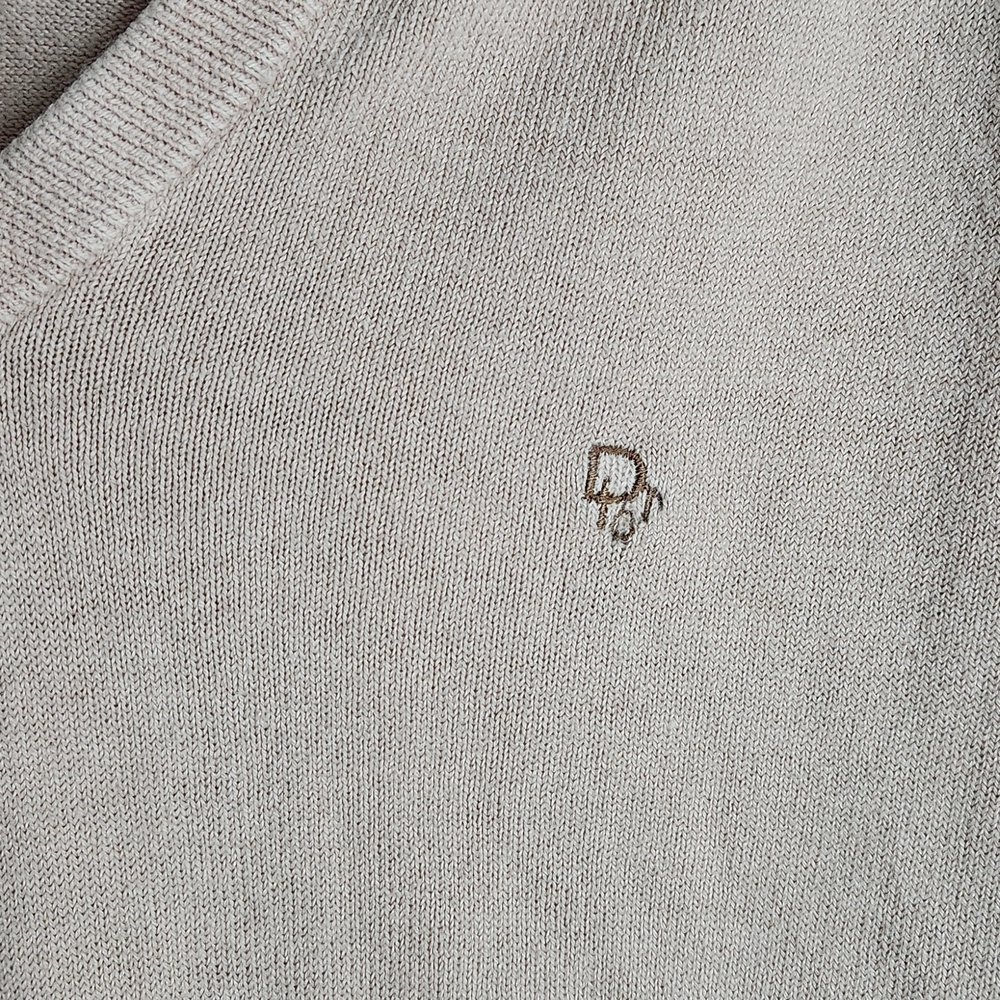 ✨️Christian Dior V-Neck Sweater in Soft Beige - Picture 2 of 6